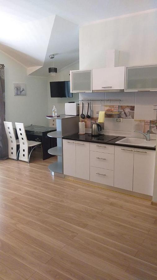 Kuti Villa, Pool And Relax For 12 Persons מראה חיצוני תמונה